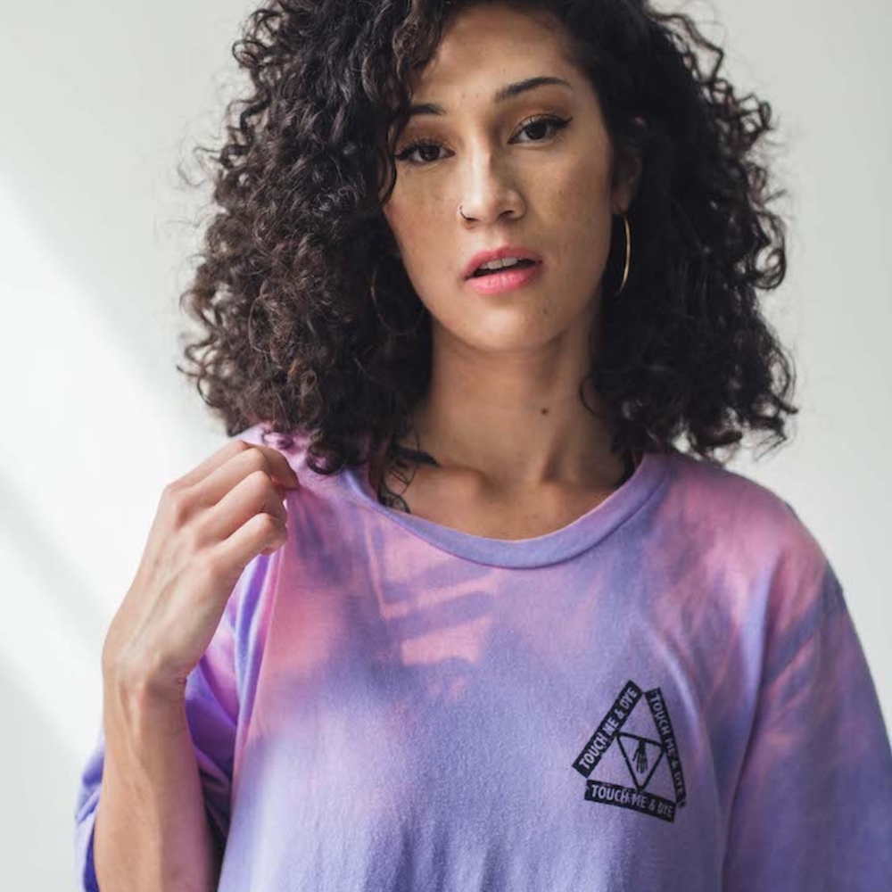 🔥TOUCH ME & DYE unisex color changing t-shirt